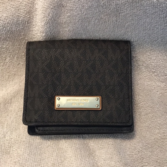 Michael Kors bag WITH travel wallet in brown - Picture 6 of 10